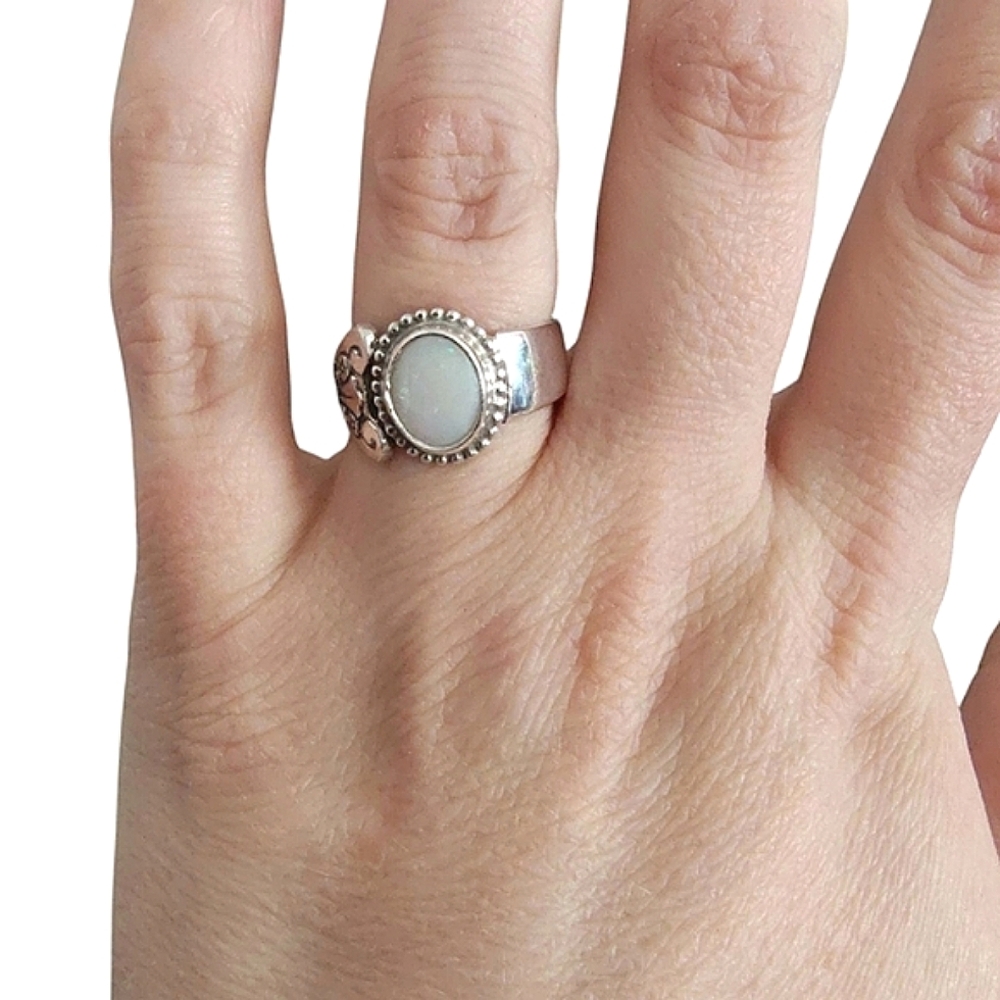 Handmade Vintage Sterling Silver Ring with Mother of Pearl – Size 6.25 - Picture 4 of 6